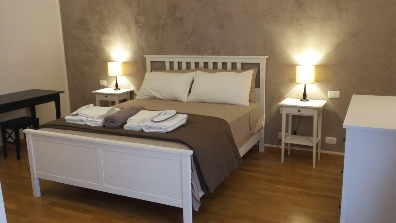 Residenza Leon Bed & Breakfast กัสเตลนูโอโว เดล การ์ดา ภายนอก รูปภาพ