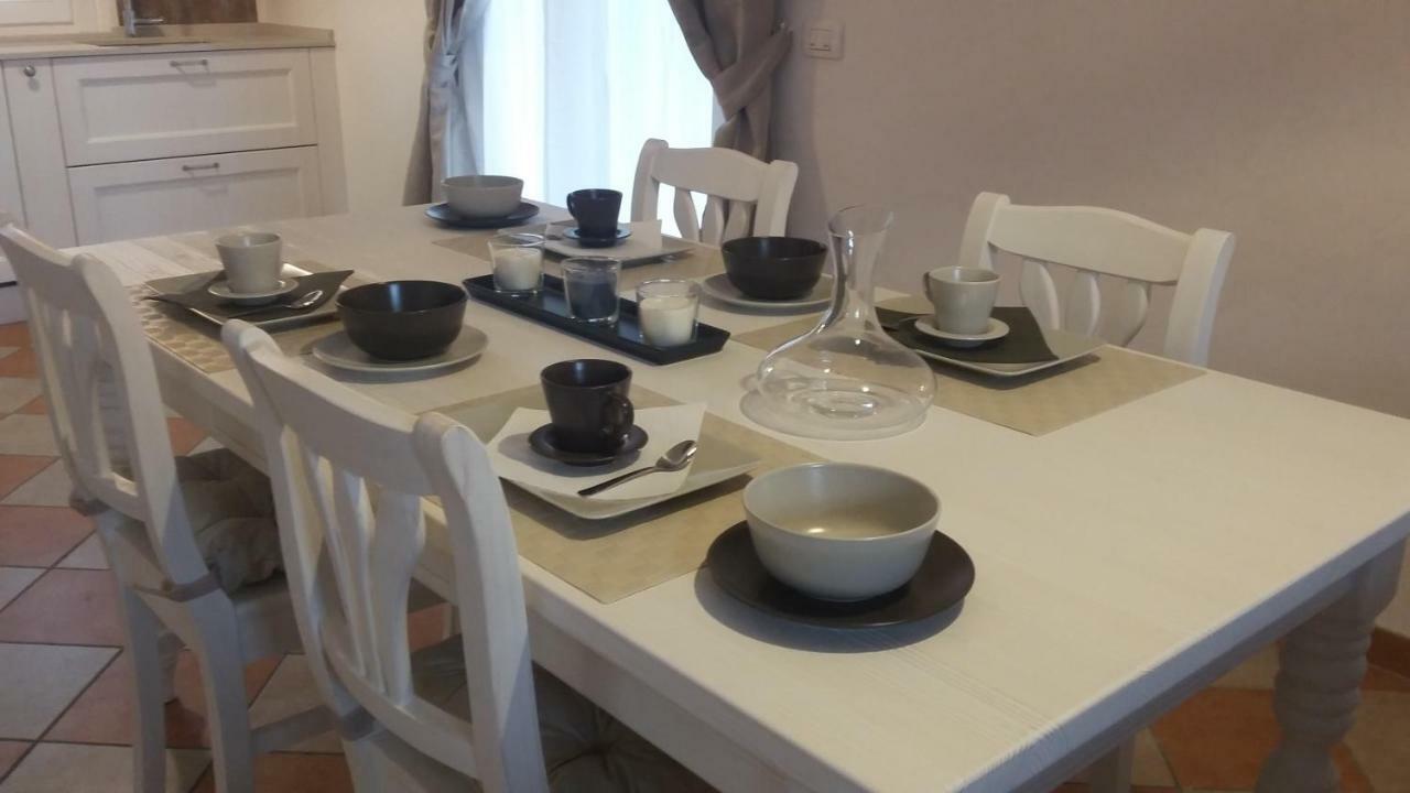 Residenza Leon Bed & Breakfast กัสเตลนูโอโว เดล การ์ดา ภายนอก รูปภาพ