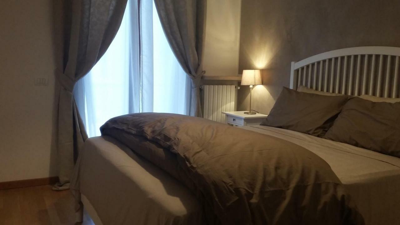 Residenza Leon Bed & Breakfast กัสเตลนูโอโว เดล การ์ดา ภายนอก รูปภาพ