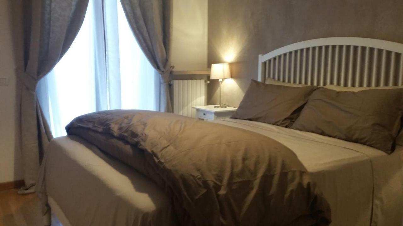 Residenza Leon Bed & Breakfast กัสเตลนูโอโว เดล การ์ดา ภายนอก รูปภาพ