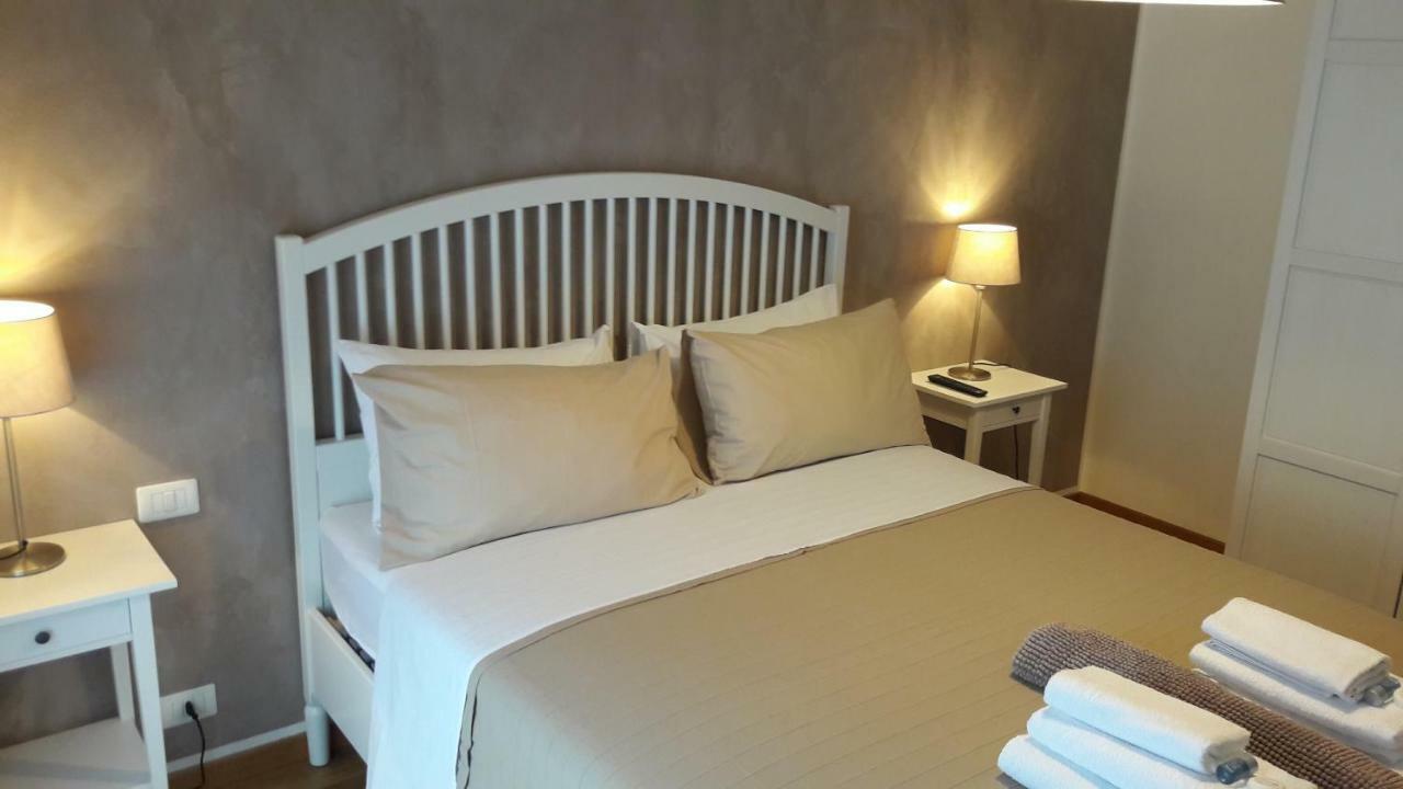 Residenza Leon Bed & Breakfast กัสเตลนูโอโว เดล การ์ดา ภายนอก รูปภาพ